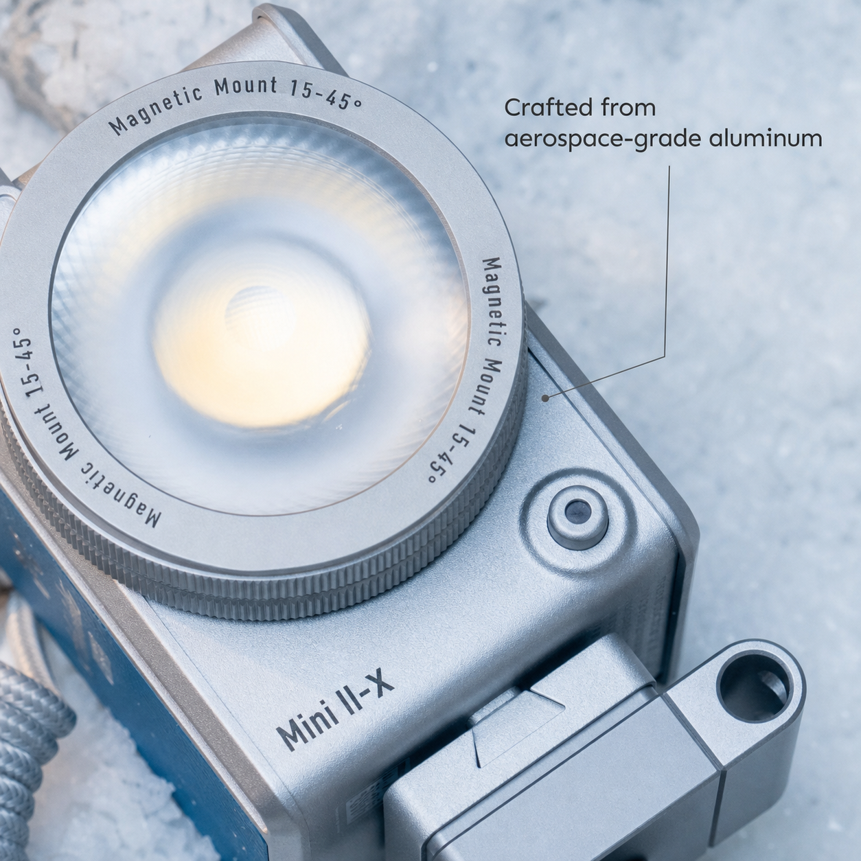 Harlowe Mini II-X compact light detail